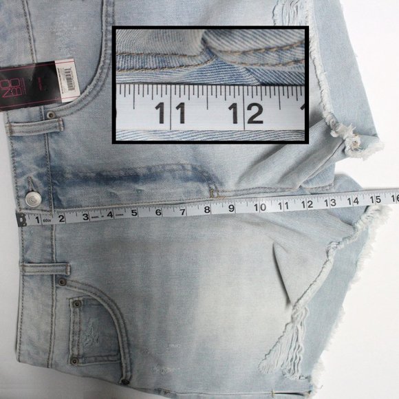 No Boundaries Junior Size 11 Light Wash High Rise Destructed Midi Shorts & Stain - Picture 7 of 15